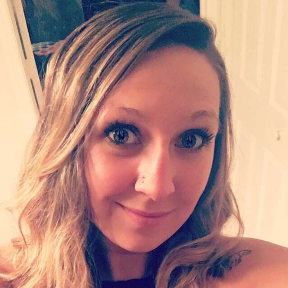 Meet your Posher, Kara - Picture 1 of 1